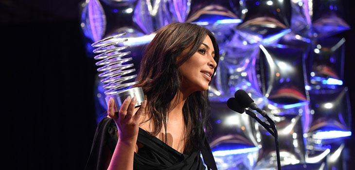 Ким Кардашьян стала победителем "интернет-Оскара"