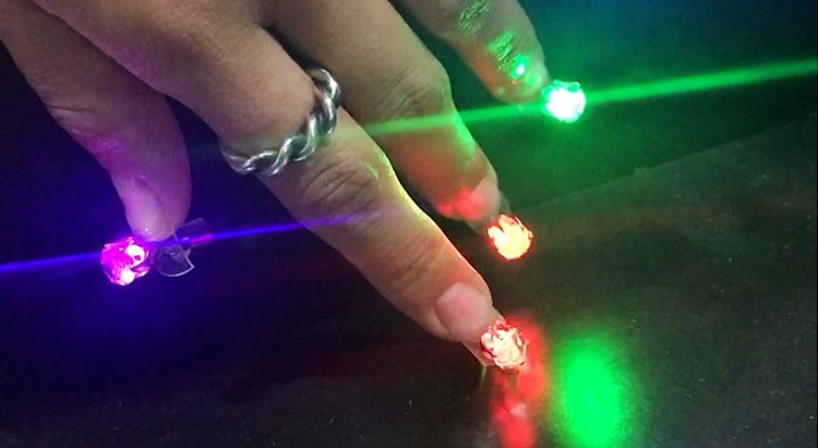 Светодиодные ногти от Парк Юнкьюнг