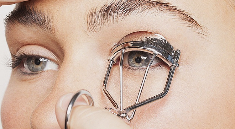 Новый взгляд: 5 лайфхаков для красивого макияжа глаз