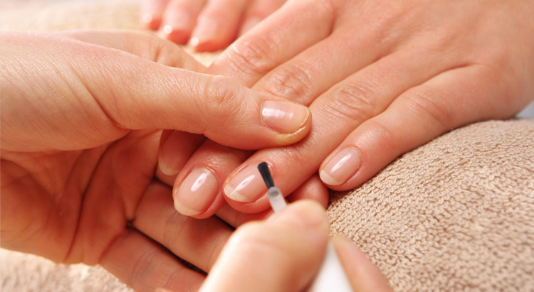 Средства для укрепления ногтей: профуход и домашние процедуры