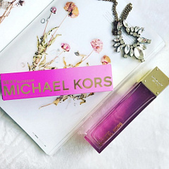 Michael Kors представил новый лимитированный аромат Sexy Blossom