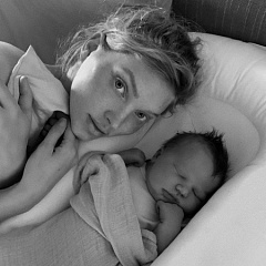 Эльза Хоск впервые стала мамой и показала малышку