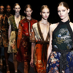 Спасите моделей! Британский Совет моды открывает горячую линию для моделей, попавших в беду