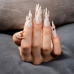 Фантазийный nail-art: мини-копии зданий на кончиках пальцев