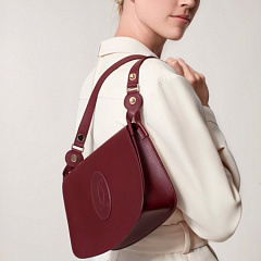 Cartier выпустили новые сумки из коллекции Must de Cartier в винтажном стиле.