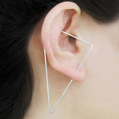 В тренде: минималистичные украшения для ушей